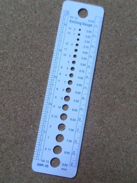1 X Plastic Knitting Needle Size Gauge Ruler Inches And Cm Knitting