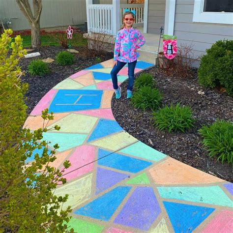 30 Easy Sidewalk Chalk Ideas That Will Keep Kids Busy For Hours