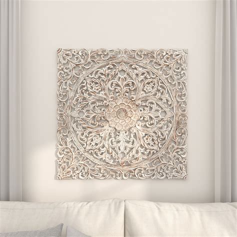 Decmode Traditional White Wood Carved Filligree Medallion Pattern Wall