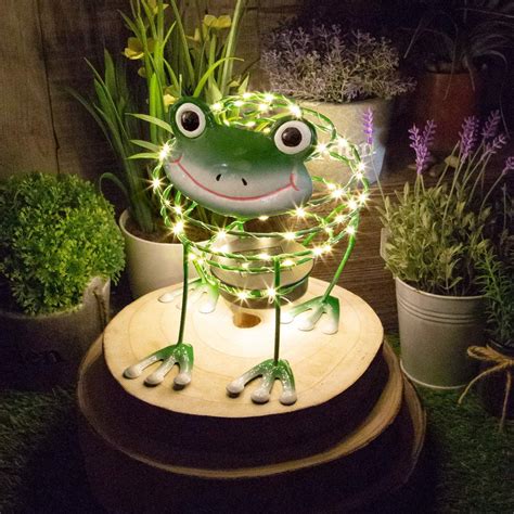 Gardenkraft 14990 Solar Powered Light Up Frog Garden Feature 62 Micro