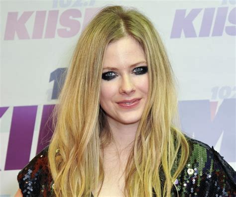 Avril Lavigne Biography Childhood Life Achievements And Timeline