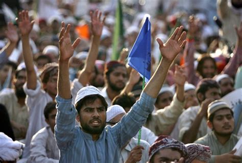Pakistan May Ban Facebook Other Social Media For Blasphemy