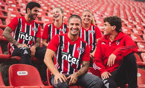 Win atletico mg 1:0.the most goals in all leagues for sao paulo scored: Camisa listrada do São Paulo FC 2020-2021 Adidas » Mantos ...