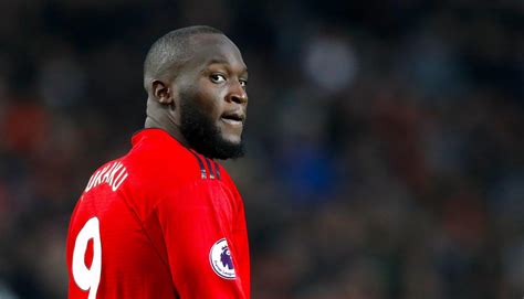 Our romelu lukaku biography tells you facts about his childhood story, early life, parents, family, wife, lifestyle, personal life and net wo. Stürmt Romelu Lukaku bald an der Seite von Ronaldo ...