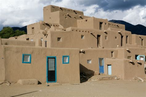 Tour The 10 Homes That Changed America Taos Pueblo House Call Tours