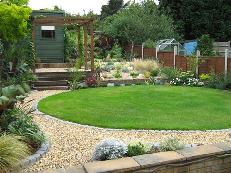 Gravel Path With Granite Sett Edging And Circular Lawn For Pete And Sal