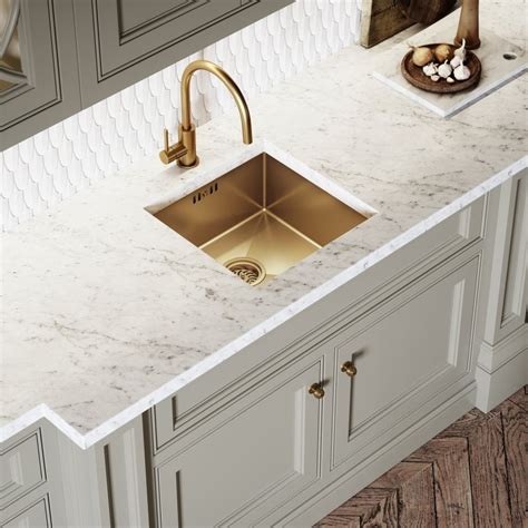 Giro Single Lever Kitchen Tap Vello Undermount Sink In Brushed Gold