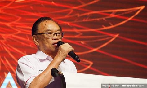 Dinda dikenal sebagai ratu lebah geng setan dan anak anggota dpr, geri adalah murid yang cukup terkenal, karena kenakalannya di sekolah. MP gesa DBKL henti guna orang tengah agih tapak niaga