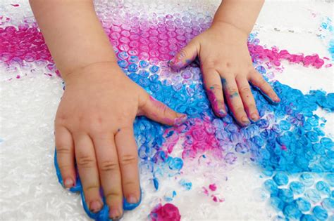 Sensory Art Ideas Bubble Wrap Finger Painting