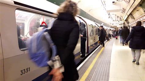 London Underground Bakerloo Line 1972 Tube Stock 3351 Arriving At