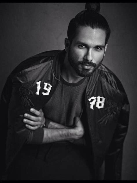 sexy 💘 shahid kapoor in cover man s world 2015 shahid kapoor male models poses bollywood actors