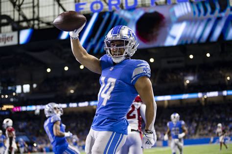 Lions WR Amon Ra St Brown Wins Offensive Rookie Of The Month For December Pride Of Detroit