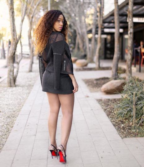 Hot Photos That Show Buhle Samuels Voluptuous Behind Mzansi News And Updates