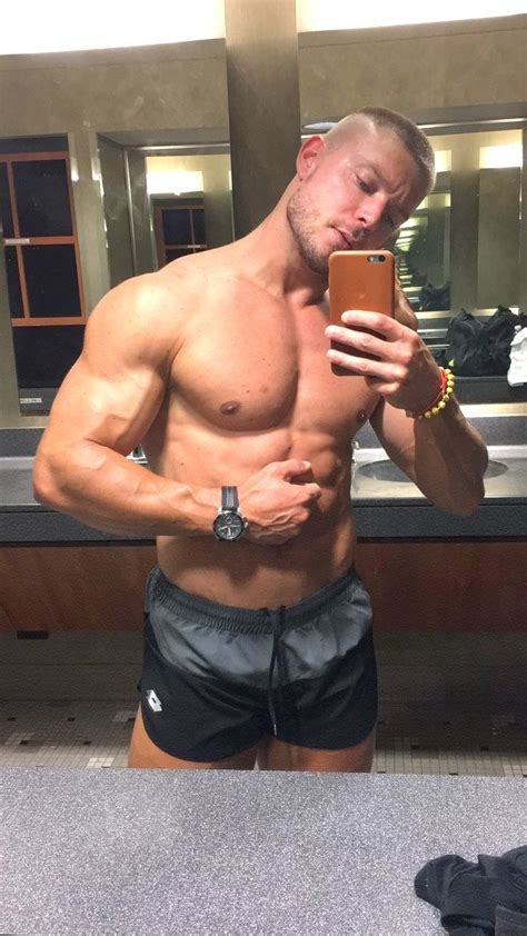 Pin By Martinez F On Men Selfie Style Blond Guy Men Selfie Muscle Men