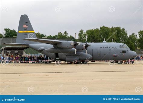 Lockheed C 130h Hercules Transport Plane Of The 153d Airlift Wing Of