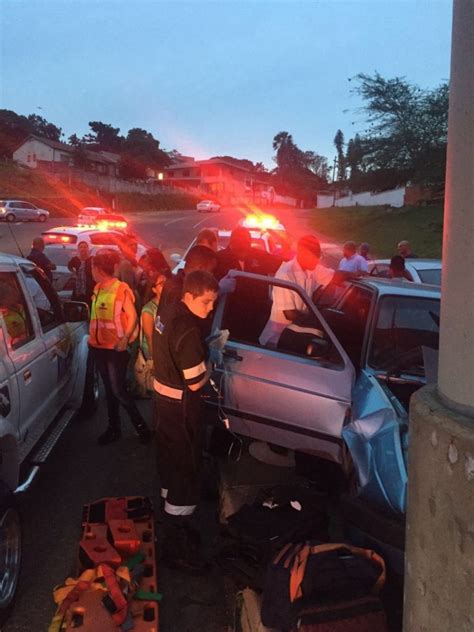 Settleforfree.com lets car accident victims keep 100% of their money. Man seriously injured as car smashes into bridge, Redhill, Durban | Road Safety Blog