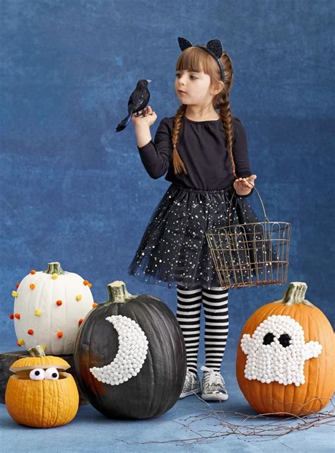 From bohemian to french country. Decorate for Halloween with No-Carve Pumpkins