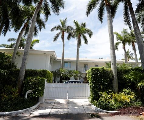 Jeffrey Epsteins Palm Beach Mansion To Be Demolished