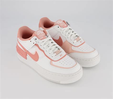 Zum verkauf steht ein paar nike air force 1 shadow photon dust damen sneaker in der farbe weiß und. Nike Air Force 1 Shadow Trainers Summit White Pink Quartz ...