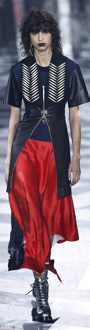 Selena Gomez Leads The Stars At Louis Vuittons Paris Fashion Week Show