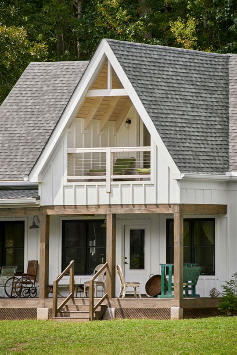 Blues and grays have been a popular exterior color for the last decade. The top white paint colors for a modern farmhouse! Sherwin ...