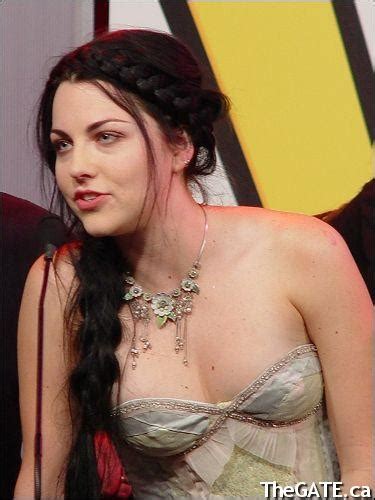 Naked Amy Lee Added By Pepelepu