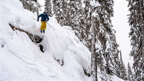 Powder Skiing At Revelstoke Mountain Resort Revelstoke Bc Youtube