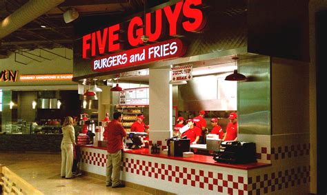 The drinks were bottomless and the burger was better than any other i have had in muscat! Five Guys Burgers and Fries gaat fors uitbreiden; ook ...