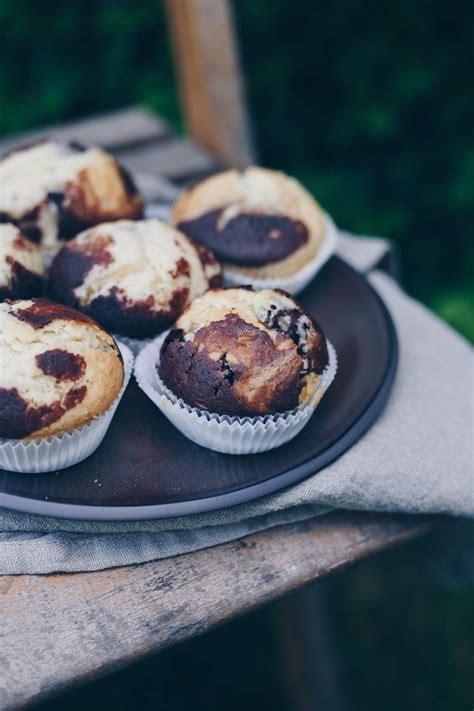 Marmormuffins backen - super einfaches Muffinrezept - schnell backen | Muffin rezept, Schnelles ...
