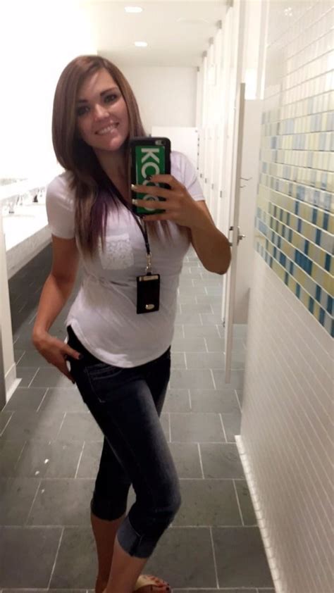 Chivettes Bored At Work 30 Photos Bored At Work Fashion Voluptuous