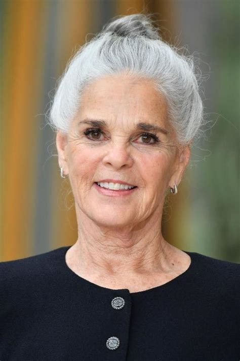 Ali Macgraw Turned 82 And Looks As Gorgeous As Ever Nowadays