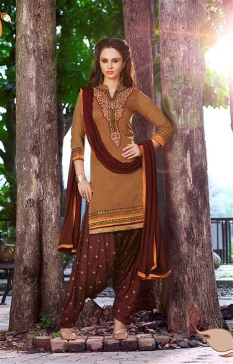Latest Fashion For Women Indian Sari Lehenga Suits Kurtis Bollywood Saree Stunning Beauty