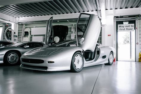 The Jaguar Xj220 Concept What Could Have Been Paddlup