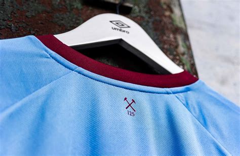 West ham manager david moyes is desperate for midfielder declan rice to return. West Ham United uitshirt 2020-2021 - Voetbalshirts.com