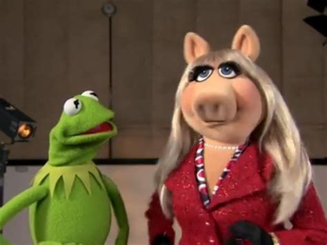 Pin On Miss Piggy And Kermit