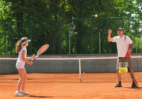 The official site of the european tennis federation, which is comprised of 50 member nations and administers over 1,200 tennis events annually including the tennis europe junior tour. Top 10 Reasons to Play Tennis | Smashpoint