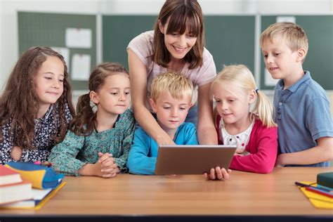 The Benefits Of Using Technology In Educating School Children