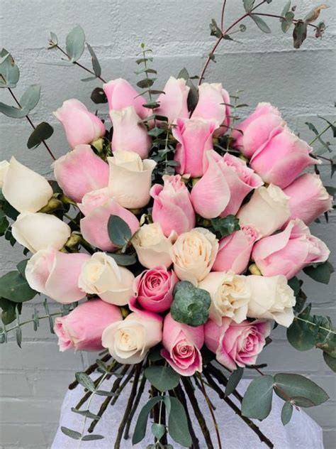 30 Roses Bouquet Professional Florists Flower Services Online