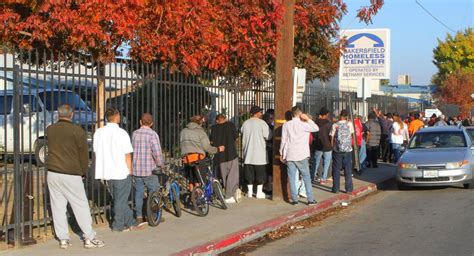 Bakersfield Homeless Center Offers Thanksgiving Meal To Those In Need