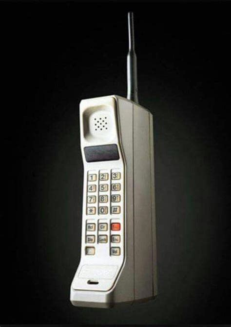 Phone Of The 80s Old Cell Phones Phone Design Motorola Dynatac