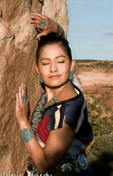 Pin By Wason Ngernsri On Navajo American Indian Girl Native American Girls Native American Women