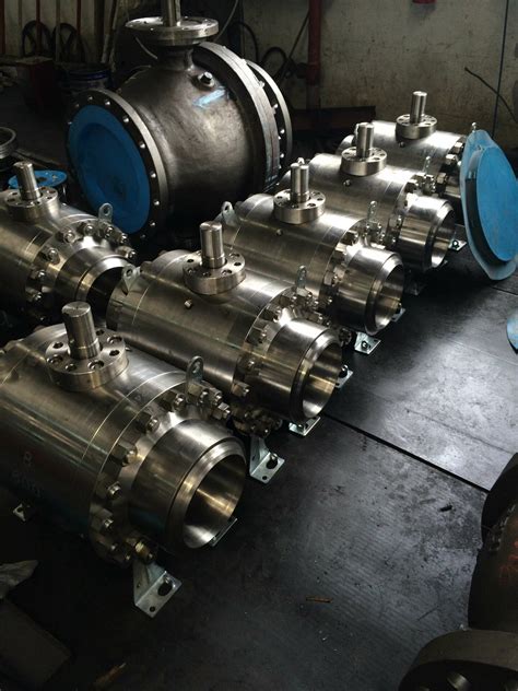 2pc high platform female thread ball valve. API 6D ISO 17292 บอลวาล์วด้านข้าง Trunnion ติดตั้งหน้าแปลน ...