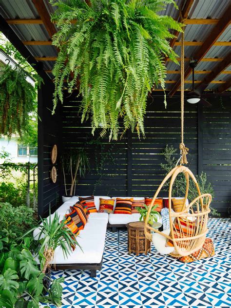 Transform Your Home Into A Dreamy Island Beach Resort In 2020 Tropical Patio Patio Decor Patio