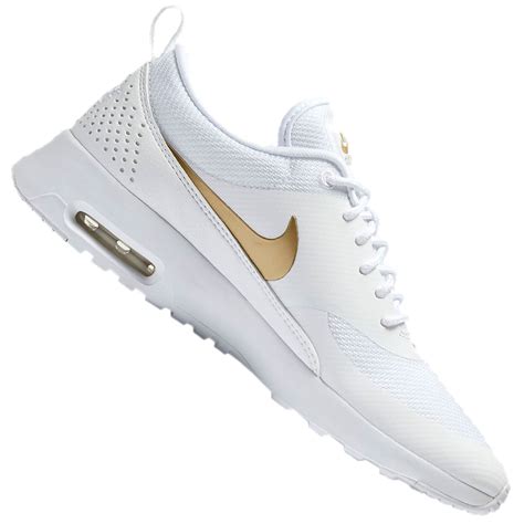 Furthering its summer appeal, the style boasts a white finish with hits of metallic silver. Nike Air Max Thea Damen-Sneaker White/Gold | Fun-Sport-Vision