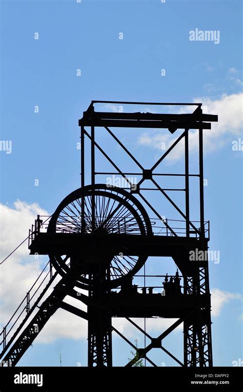 Old Mine Shaft Hi Res Stock Photography And Images Alamy