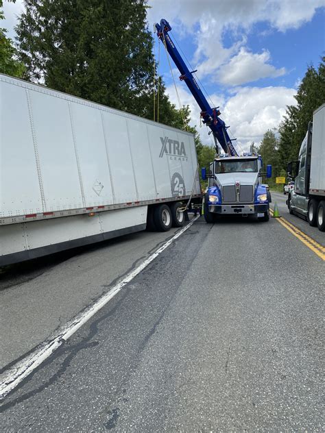 Tipper in the Ditch: Semi-Truck Recovery