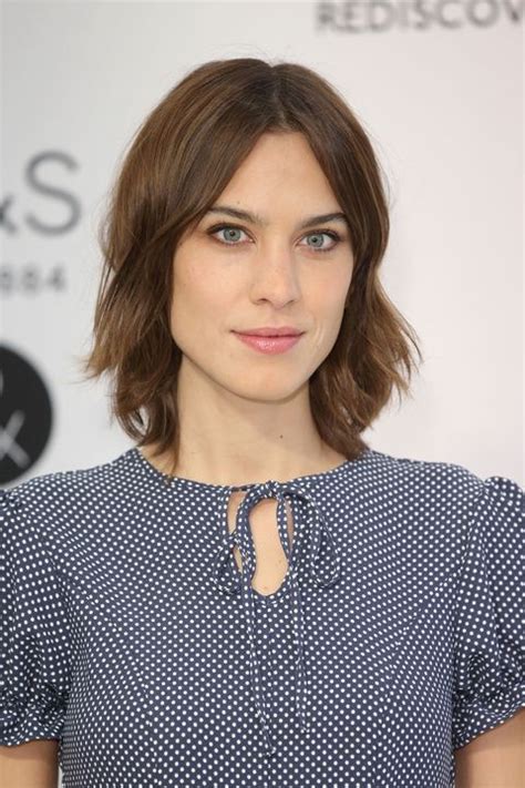 How to style grown out hair? How to Grow Out Your Hair - Celebs Growing Out Short Hair