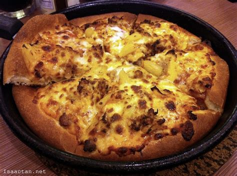 However, due to it containing only roasted chicken, it doesn't have the flavour packed punch that the pizza hut counterpart does. Hawaiian Chicken | Pizza Hut Wiki | FANDOM powered by Wikia