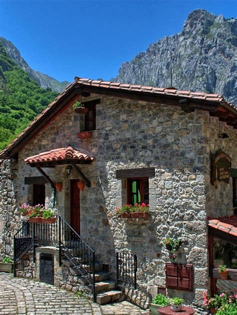 Servicios actividades económicas rurales y urbanas industria en las industrias se transforma las materias primas extraídas de la zona rural para luego ser comercializadas economía rural ganadería consiste en la cría de. Casas Rurales Económicas en Asturias - Turismo de Asturias ...