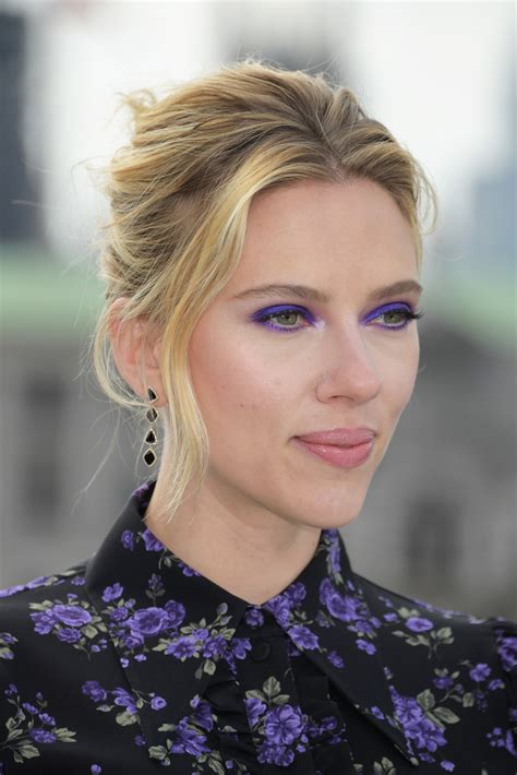 Blasting the mouse house for shamelessly attacking her over her black widow lawsuit. Scarlett Johansson Does One of Spring's Biggest Beauty ...